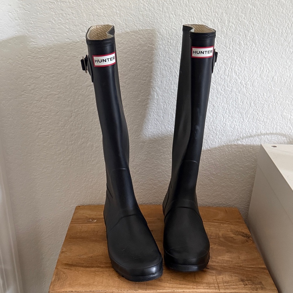 Hunter Classic Black Rain Boots women 9